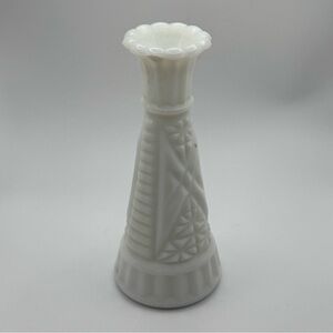 Mid-century Anchor Hocking Stars & Bars White Milk Glass Bud Vase
